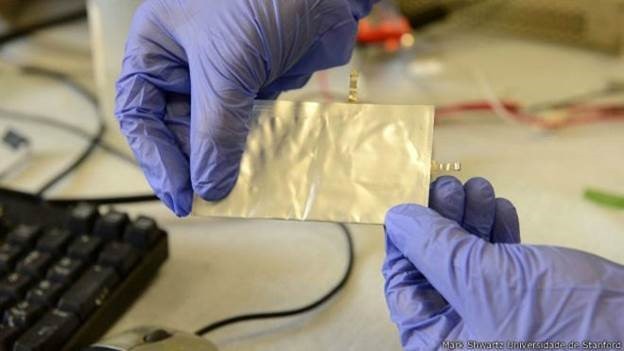 Pesquisadores criam bateria dobrvel que carrega celular em 