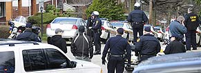 Jovem mata trs policiais e fere outros dois em Pittsburgh