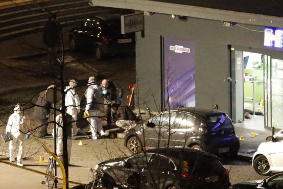 Terroristas abatidos e mais mortes em Paris