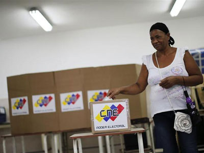 Aliados de Chvez vencem eleies estaduais na Venezuela