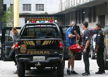 PF prende cinco suspeitos de trfico internacional de pessoa