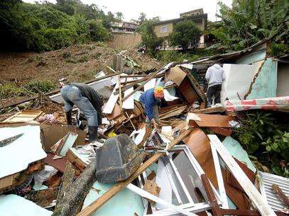 Governo do Rio de Janeiro promete UPP da tragdia contra chuvas  