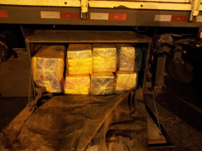 Carreta sem carga  flagrada com 175 quilos de cocana, em Barra Velha, SC