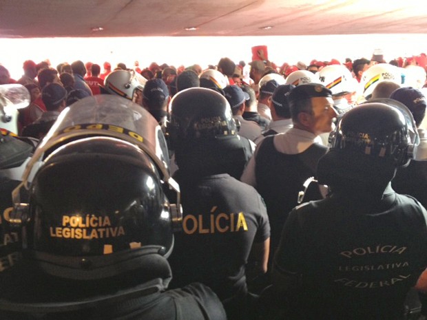 CUT faz protesto na Cmara contra projeto de terceirizao nas empresas