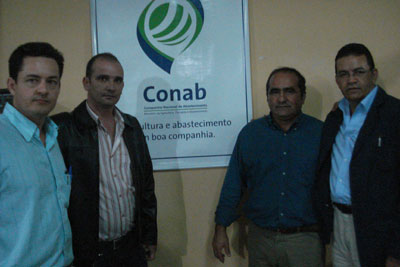 Ex-secretrio de ao social de Maratazes, Erimar Lesqueves, traz CONAB para apresentar plano nacional de distribuio de alimentos.