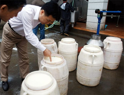 China prende 22 envolvidos em escndalo do leite contaminado