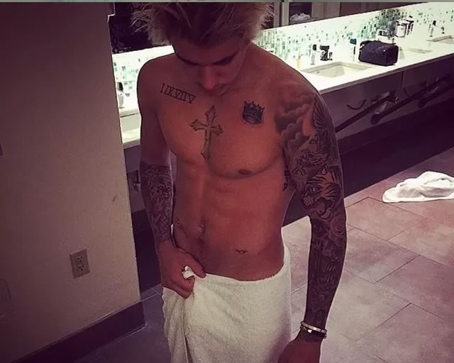 De toalha em rede social, Justin Bieber prova ser 