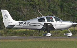 Polcia investiga se piloto de avio que caiu tinha brev