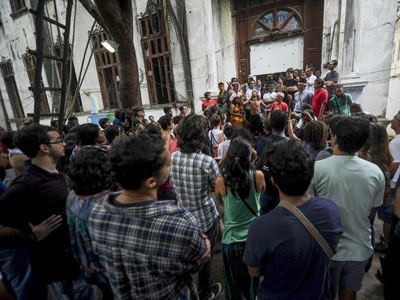 ndios se negam a deixar prdio do antigo museu no Rio  