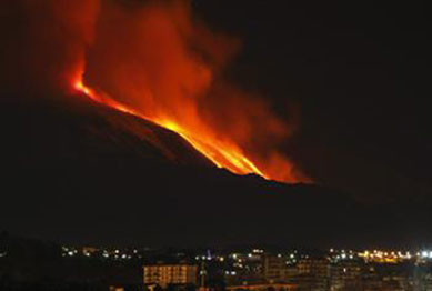 Vulco Etna entrou em erupo mas situao j voltou  normalidade