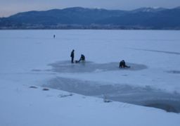 Webcam salva alemo que ficou perdido em lago congelado