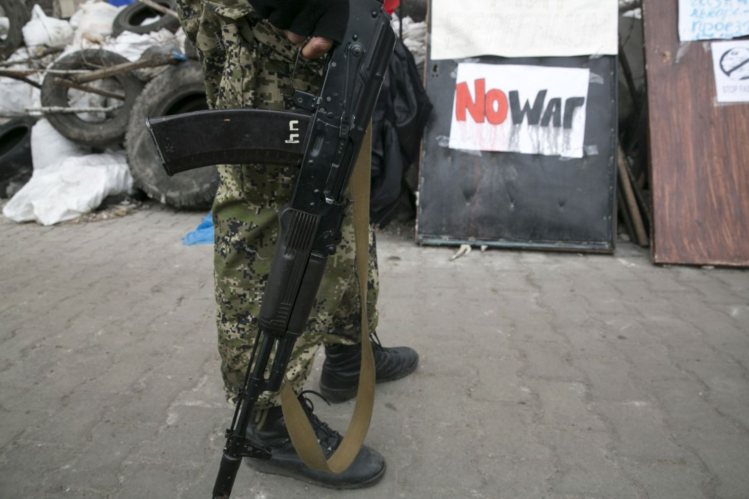 Kiev relana operao antiterrorista aps descoberta de corpos brutalmente torturados