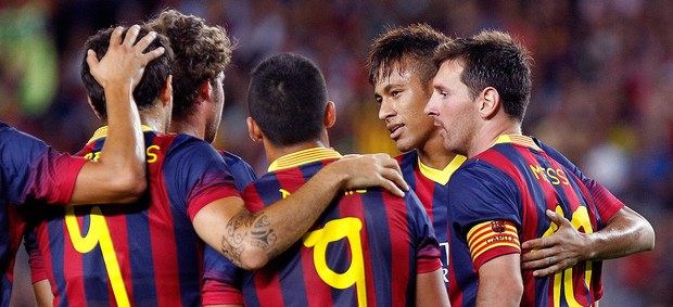 Com Messi e Neymar, Bara humilha Santos em ritmo de brincadeira