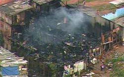 Incndio em favela deixa 61 famlias desabrigadas