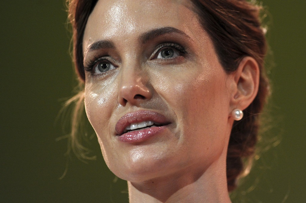 Angelina Jolie lidera conferncia mundial contra violncia sexual