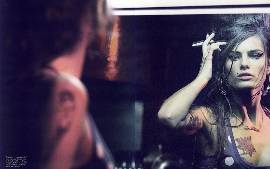 Top Isabeli Fontana encarna Amy Winehouse na "Vogue" frances