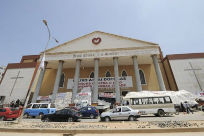 Subiu para 16 nmero de mortos numa cerimnia da IURD em Luanda
