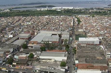 Foras Armadas iniciam ocupao do Complexo da Mar, no Rio