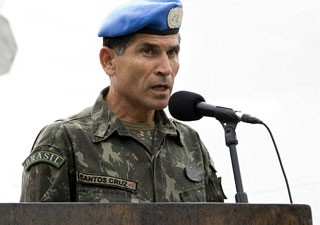 General do Brasil  convidado para comandar misso de paz no Congo