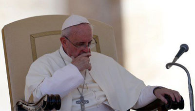 Papa volta a enviar mensagens no Twitter pedindo paz na Sria