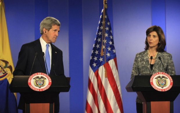 Kerry visitar Colmbia para expressar apoio a processo