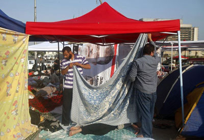 Irmandade Muulmana pressiona militares com acampamento no Cairo