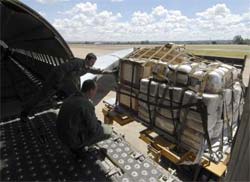 Avio brasileiro levar 14 toneladas de alimentos ao Haiti 