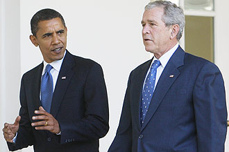 Bush e Laura recebem Obama e Michelle na Casa Branca