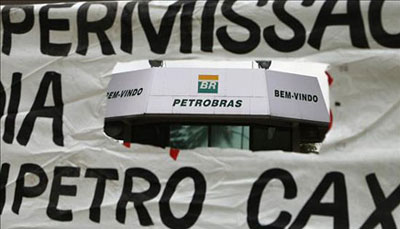 Petrobras obtm liminar para operao de plataformas