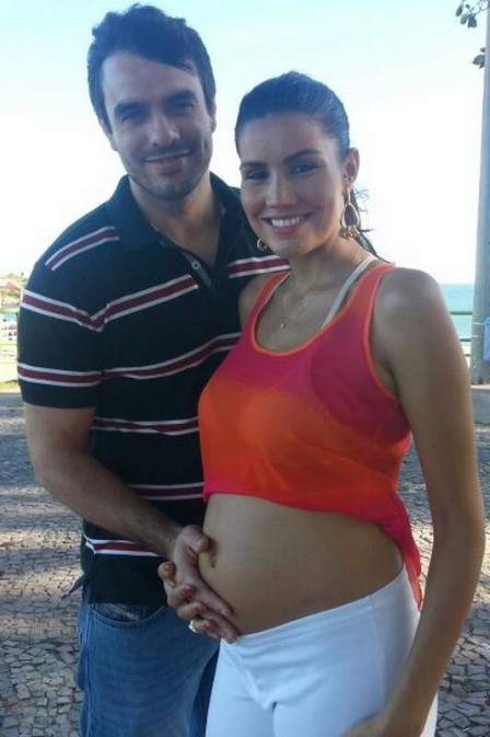 Ex-BBB Mariana Felcio engorda 3kg at o quinto ms de gravidez, e Saullo aprova: 