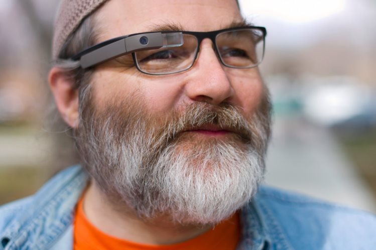 Google deixa de vender Glass para continuar a desenvolver o 