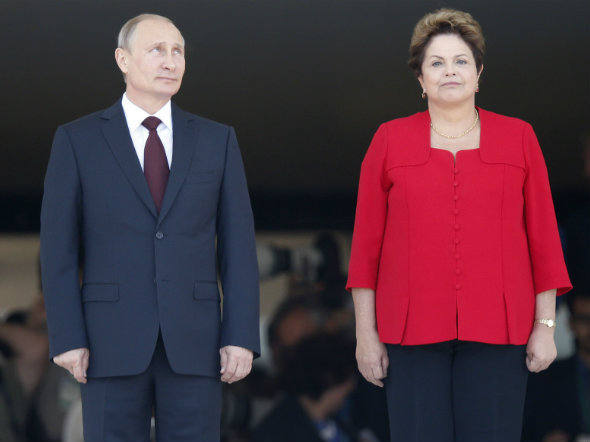 Dilma recebe Putin com honras de Estado