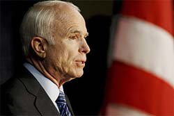 McCain se esquiva de perguntas sobre livro que critica Bush 
