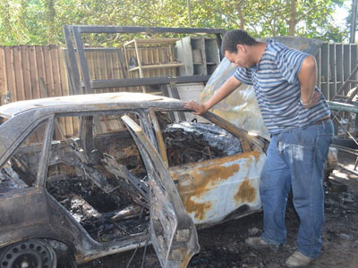 Mulher incendeia carro do marido e 3 camisas corintianas em Piracicaba  