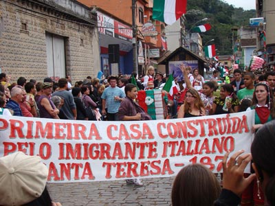 Festa dos Imigrantes Italianos: Tradio, Histria e Vinho 