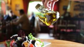 Azeite de oliva e oleaginosas ajudam a prevenir a perda da m