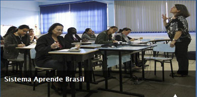 Secretaria de Educao rene professores, pedagogos e equipe do Sistema de Ensino Aprende Brasil