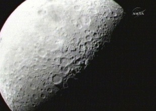 Nasa promove com sucesso choque duplo em cratera da Lua