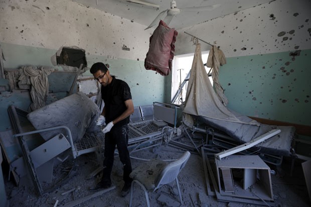 Bombardeio de hospital em Gaza deixa mortos