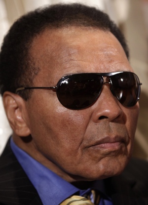 Com infeco urinria, Muhammad Ali volta a ser internado