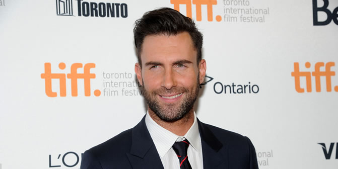 Adam Levine, vocalista do Maroon 5, vai cantar no Oscar 2015