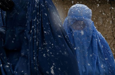 Frio deixa 17 mortos em campo de refugiados no Afeganisto  