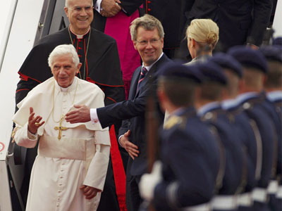 Bento XVI chega  Alemanha em visita que ser marcada por protestos