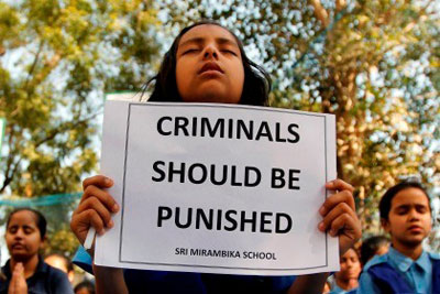 Quatro so condenados  morte por estupro de estudante na ndia