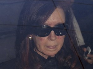Cristina Kirchner recebe alta um ms aps passar por neurocirurgia