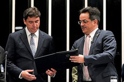 Suplente de Demstenes Torres toma posse no Senado 
