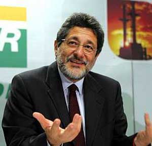 Senado reclama de entrevista do presidente da Petrobras em CPI