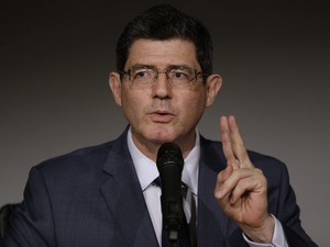 Levy admite que economia brasileira pode ter encolhido em 20