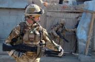 Afeganisto completa 10 anos de guerra num ambiente sombrio 