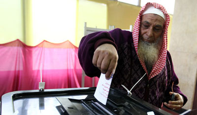 Egito abre votao de 2 fase de referendo sobre Constituio